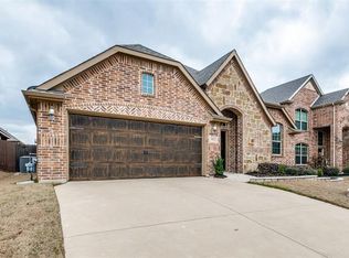 932 Albany Dr, Fort Worth, TX 76131