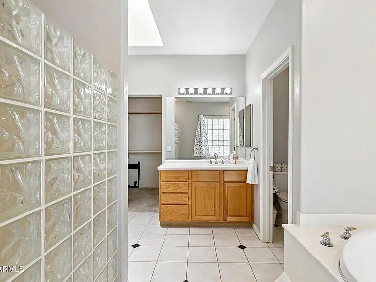 8611 W Foothill Dr — Photo 37