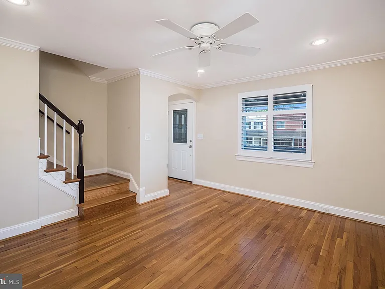 320 Wesmond Dr — Photo 3