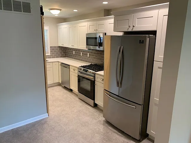 1408 W Clark St — Photo 6