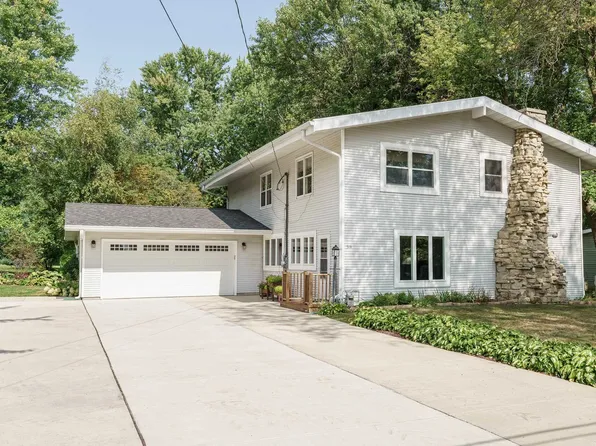 514 W Water St, Cambridge, WI 53523