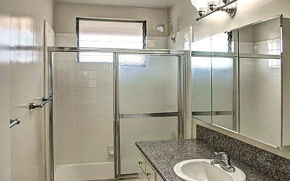 4th image of 170 S Madison Ave APT 5