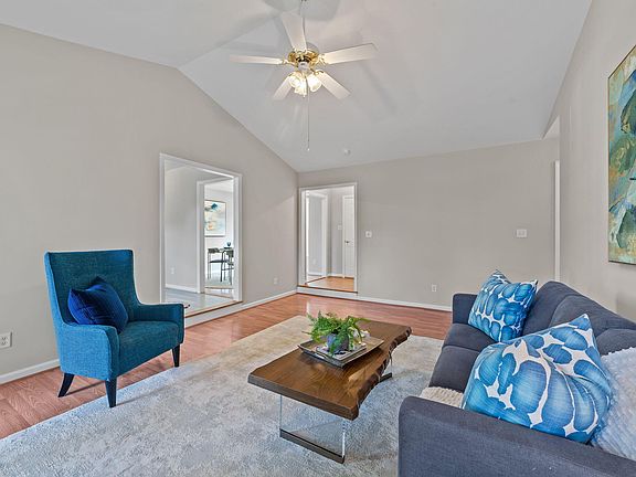 5th image of 1900 Middle Ridge Dr