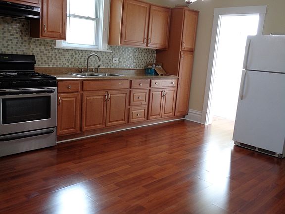 3rd image of 1397 Brown St APT 1