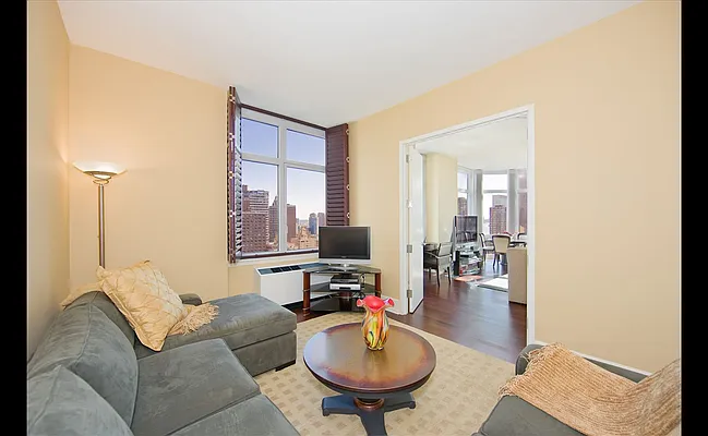 Sold by Douglas Elliman | media 15