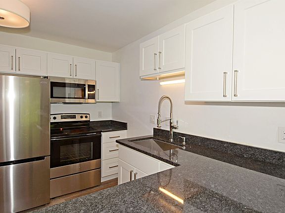 5th image of 4601 Crescent Rd APT D