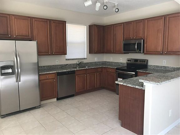 3rd image of 3940 Shawn Cir