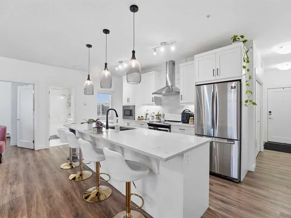 300 Auburn Meadows Cmn SE #206, Calgary, AB T3M 3E7