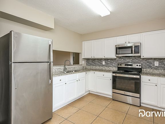 4th image of 615 Heraldo Ct