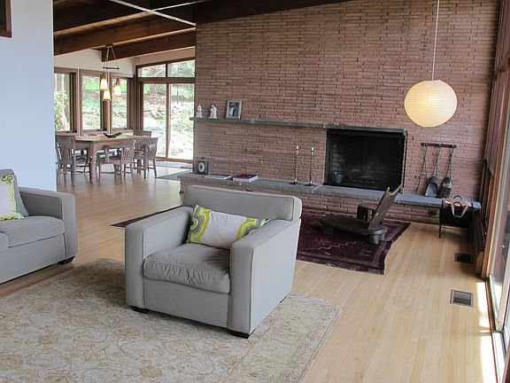 3rd image of 56 Edgars Ln