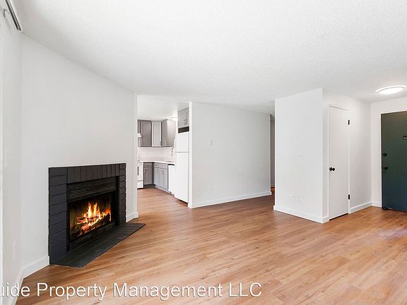 4th image of 9910 132nd Street Ct E Unit C
