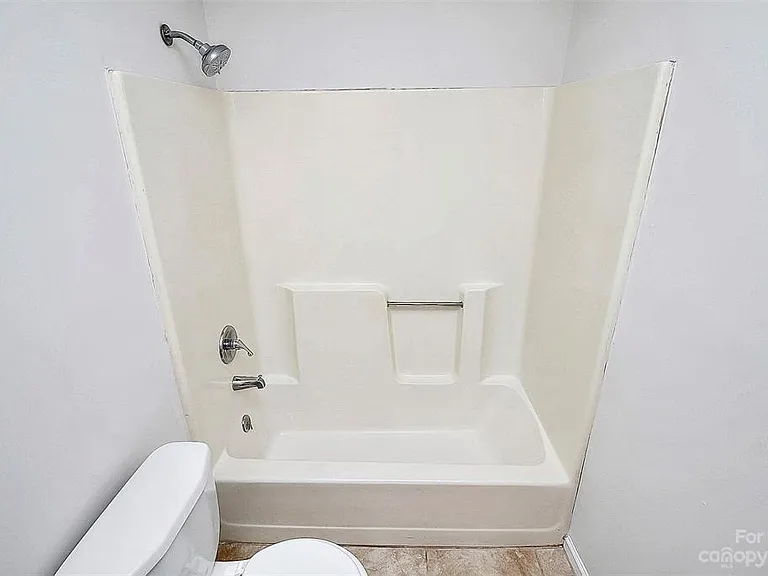 2300 Vanderbilt Rd — Photo 16