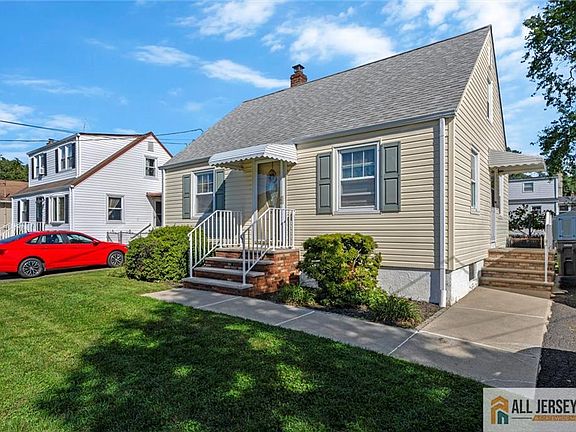 4th image of 55 Eiseman Ave