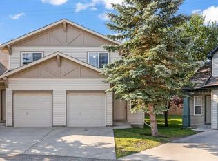 51 N Eversyde Ct SW, Calgary, AB T2Y 4S3