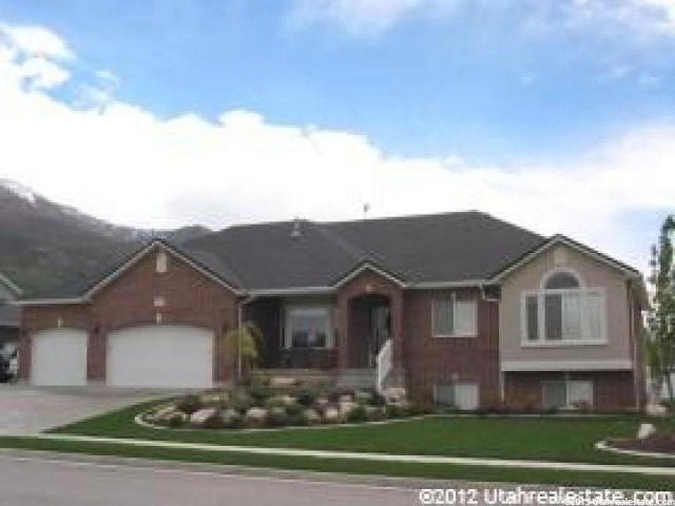 2nd image of 1128 E Charlais Dr