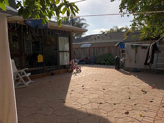 4th image of 1075 Starlite Dr