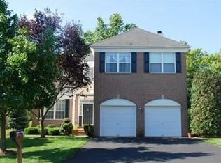 6 Stone House Dr, Whitehouse Station, NJ 08889