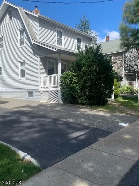 28 Summit Ave