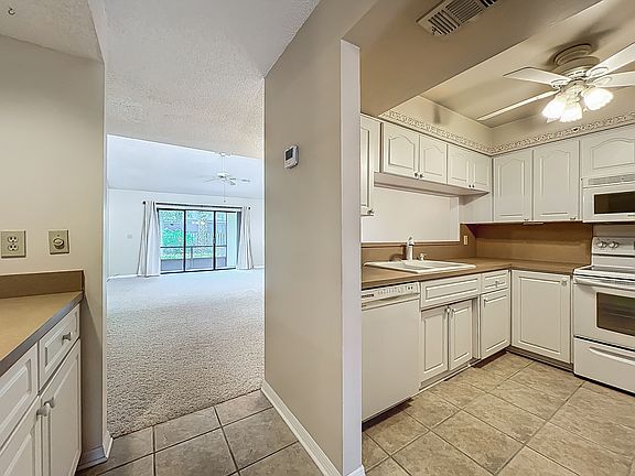 5th image of 330 Markley Ct Unit 330
