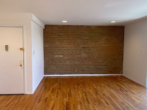 4th image of 7606 Grand Central Pkwy APT 2