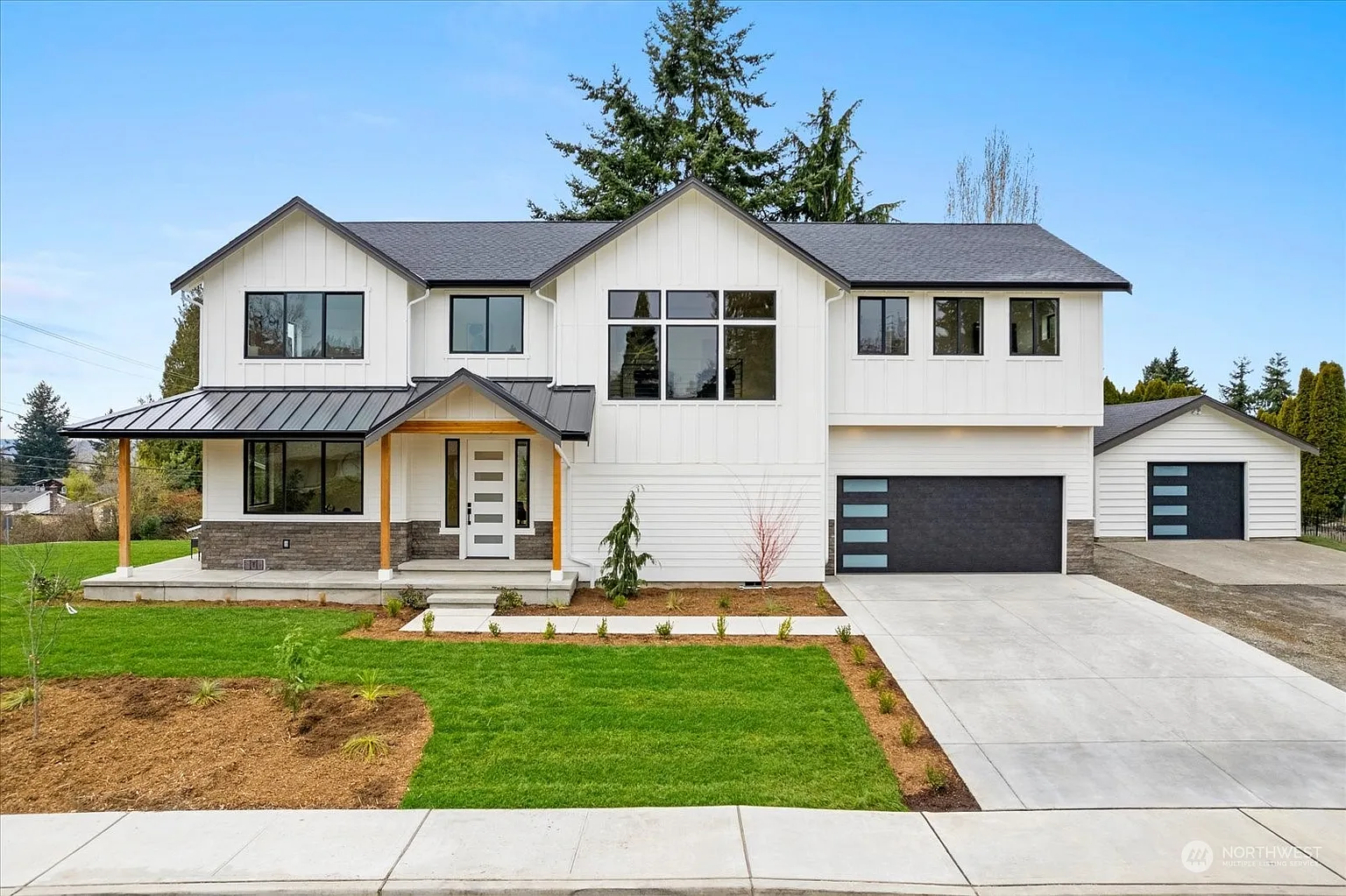 1612 Emerald Street photo 1