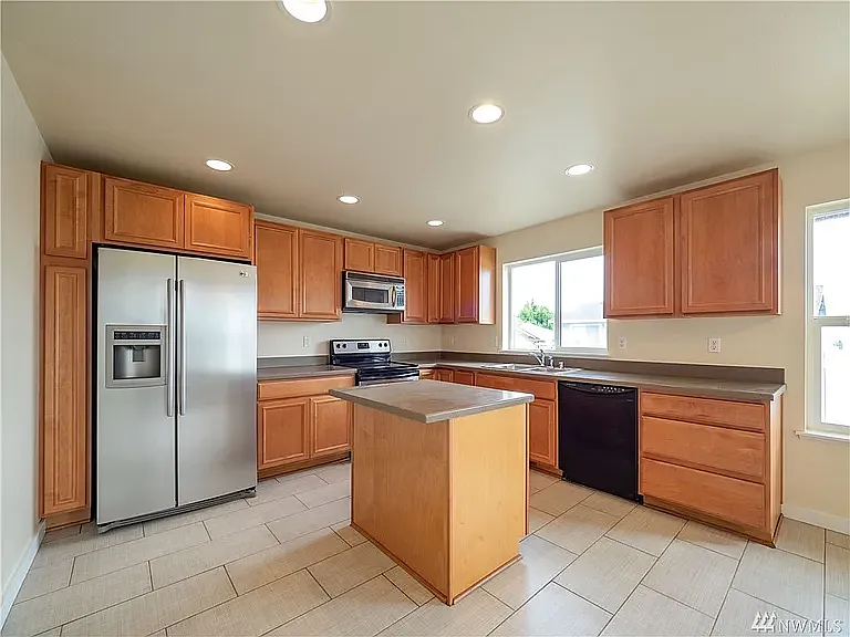 1216 Humphrey Ave W — Photo 9