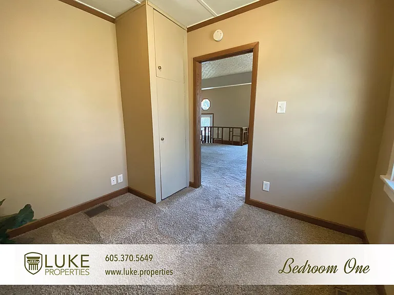 102 S Lake Ave — Photo 6