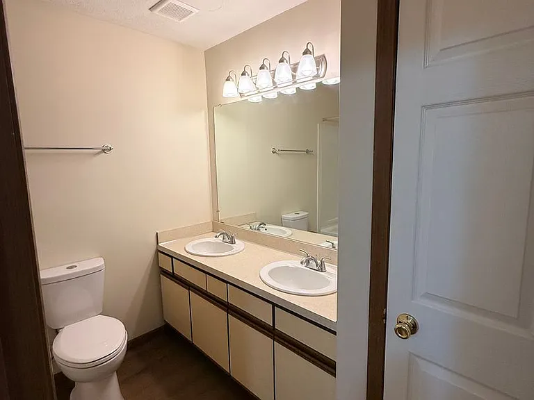 31400 N Marginal Rd — Photo 11