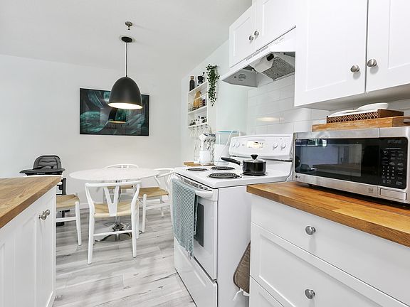 5th image of 22661 Lougheed Hwy #440