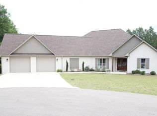 137 Meadow St, Fulton, MS 38843