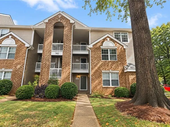 782 Windbrook Cir APT 306, Newport News, VA 23602