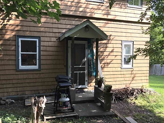 3rd image of 1005 6th Ave