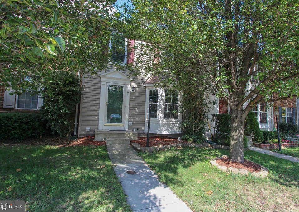 1st image of 267 Shirley Sq SE