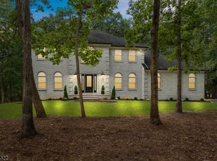 14 Deer Run Dr, Millstone Township, NJ 08510