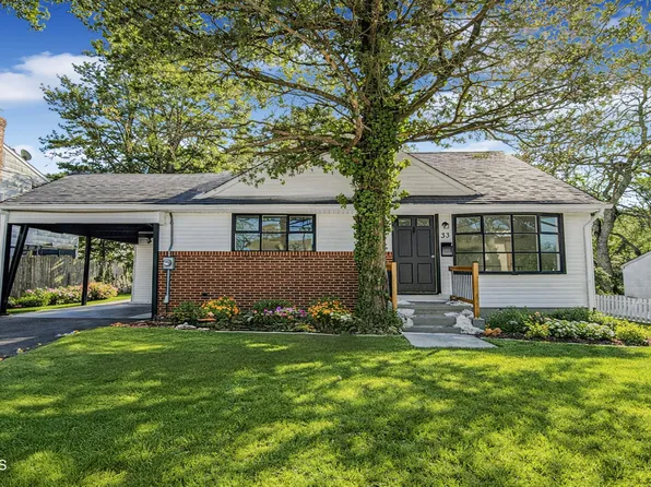 33 Green Twig Drive, Toms River, NJ 08753