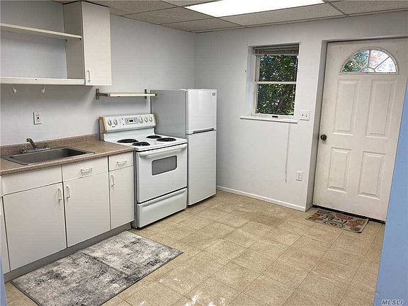 4th image of 6 Canterbury Dr