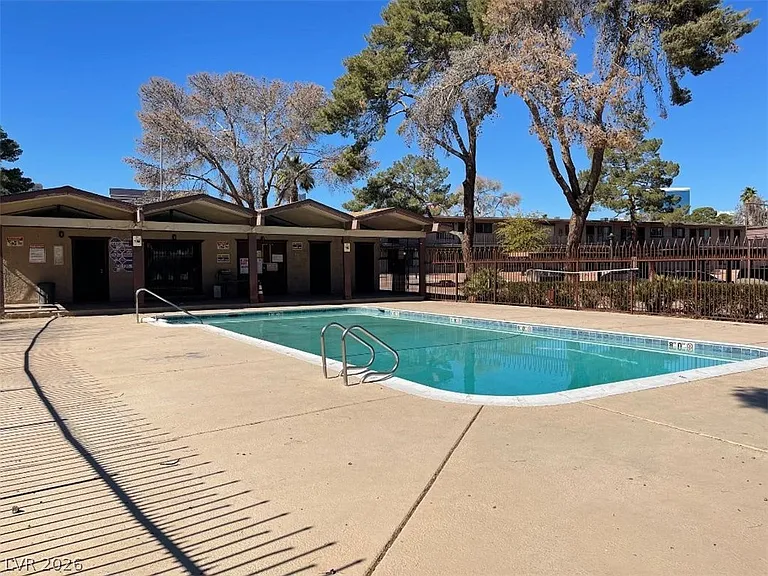 615 S Royal Crest Cir #22 — Photo 20