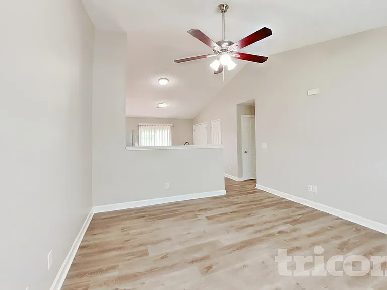 649 Belgium Dr — Photo 2