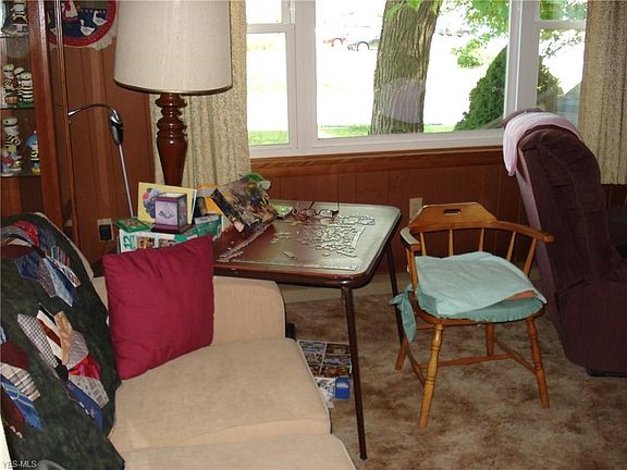 5th image of 36 W Beech St #307