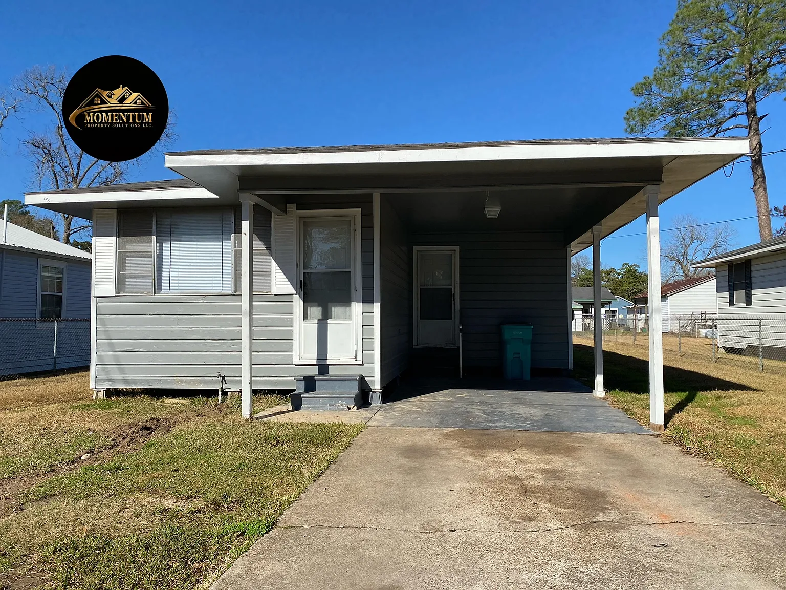 734 Hall St — Photo 1
