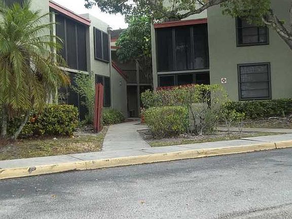 2nd image of 211 Lake Pointe Dr APT 111
