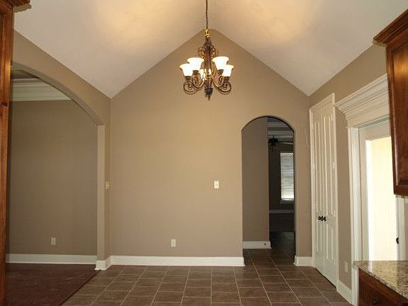 4th image of 113 Hacienda Ln