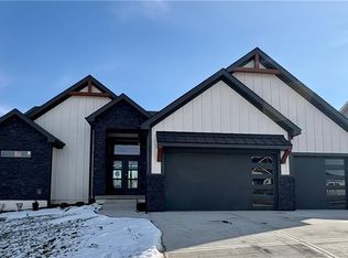 1403 Kintyre Ct, Raymore, MO 64083