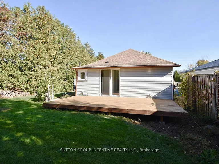 1556 Houston Ave — Photo 41