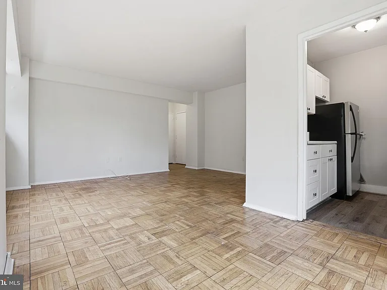 2720 Wisconsin Ave NW #302 — Photo 3