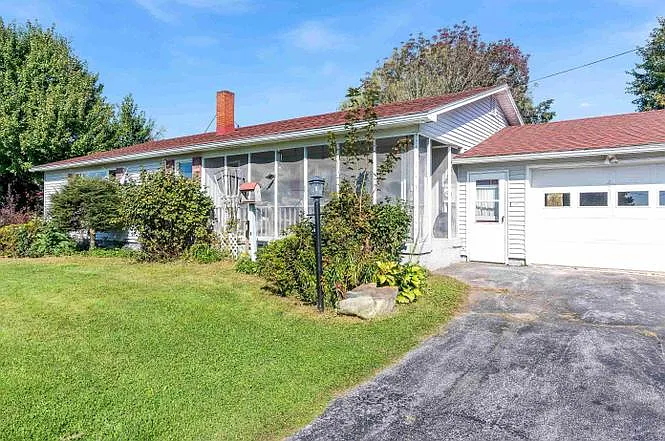 26 Maple St — Photo 1
