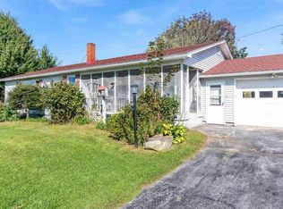 26 Maple St, Richford, VT 05476