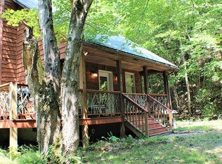 280 Rocky Cove Dr, Franklin, NC 28734