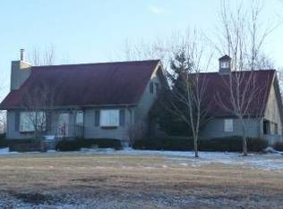 4995 S Lake Cedar Dr, Oregon, IL 61061