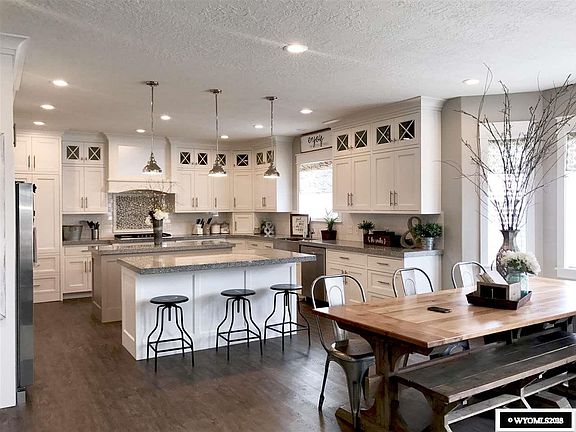 5th image of 2461 Foxtail Ln